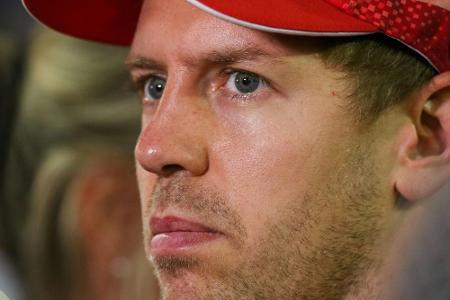 Vettel zur Sitzanpassung im Aston-Martin-Werk