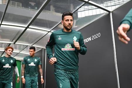 Gleich mehrfach kehrt der Peruaner zu seinen Ex-Klubs zurück: 1999 wechselt Pizarro von Werder erst zum FC Bayern, dann zu C...