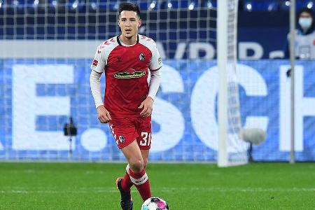 Hatte im Zentrum anfangs Schwierigkeiten und verlor Lewandowski vor dem 0:1 aus den Augen. Bekam den Strafraum in der Folge ...