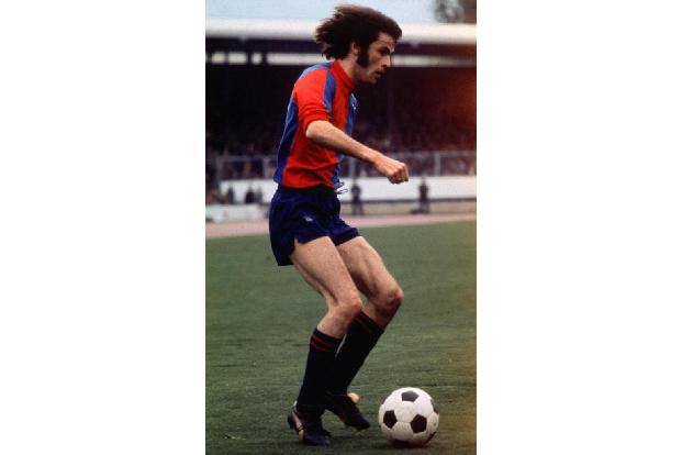 Schon als aktiver Fußballer war Hitzfeld äußerst erfolgreich. Mit dem FC Basel wurde er zwei Mal Schweizer Meister. 1973 set...
