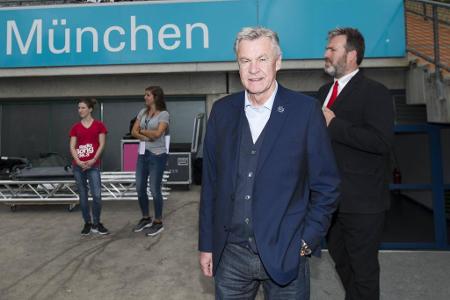 Im Dezember 2006 gab Hitzfeld bekannt, nach dreijähriger Pause wieder als Trainer arbeiten zu wollen. Erste Angebote vom BVB...