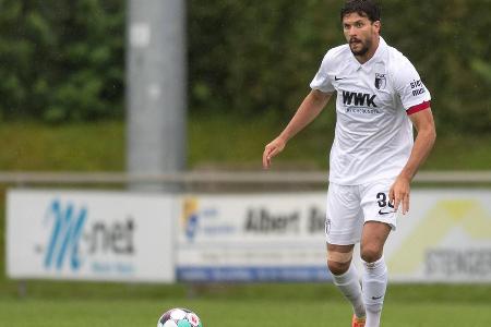 Brachte Ruhe ins Mittelfeld der Augsburger. Machte gerade am Ball praktisch keine Fehler. War so ein wichtiger Faktor dafür,...