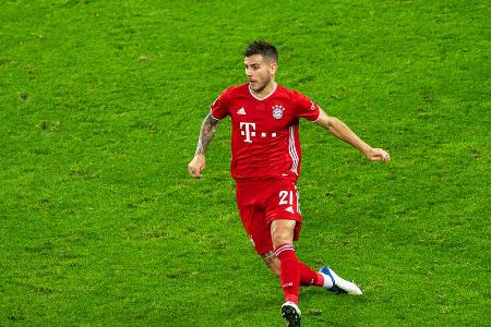 Rückte überaus intelligent nach vorne auf und verzeichnete durch aggressives Pressing wiederholt wichtige Ballgewinne. Hatte...