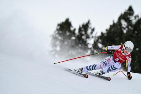 Super-G: Weidle verpasst Top 15 - zwei schwere Stürze