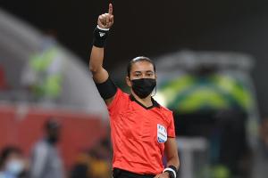 Klub-WM: Schiedsrichterin Alves pfeift Spiel um Platz fünf