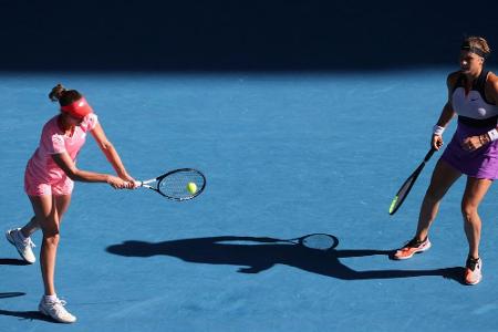 Australian Open: Mertens/Sabalenka gewinnen im Doppel Australian Open: Mertens/Sabalenka gewinnen im Doppel