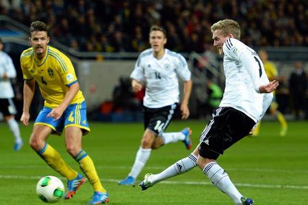 Wegbereiter des Siegtores im WM-Finale 2014. Die Leistungsexplosion im Anschluss blieb aus. Spielte bis 2015 beim FC Chelsea...