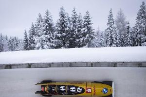 Friedrich gewinnt auch im Vierer WM-Gold