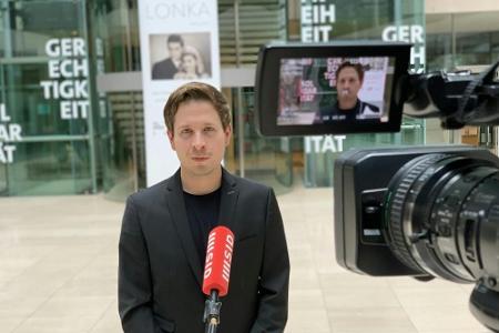 Sonderrolle Fußball: Kühnert fordert Entschuldigung von Flick Sonderrolle Fußball: Kühnert fordert Entschuldigung von Flick
