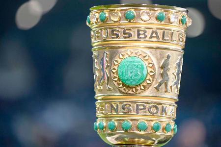 Seit 1935 wird der DFB-Pokal in Deutschland ausgetragen. Jährlich hoffen 64 Teilnehmer, zum Finale nach Berlin reisen zu dür... Seit 1935 wird der DFB-Pokal in Deutschland ausgetragen. Jährlich hoffen 64 Teilnehmer, zum Finale nach Berlin reisen zu dür...