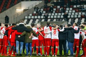 Rasen ramponiert: Stadion in Essen vorerst gesperrt
