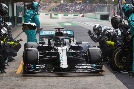 Hamilton will an den Team-Einnahmen beteiligt werden. Hamilton fordert, dass sich Mercedes mehr im Kampf gegen Rassismus eng...