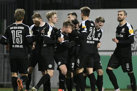 Kiel nach Sieg gegen Würzburg Spitzenreiter