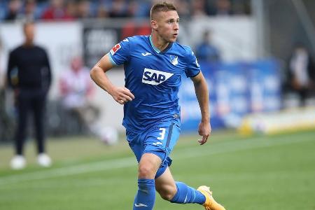 Erstmals seit dem dritten Spieltag wieder von Beginn an auf dem Rasen. Fremdelte auf der rechten Seite, fand zu keinem Zeitp...