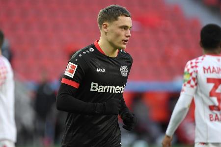 Mit 17 spielt das Super-Talent bereits in der U21 - ein klarer Fingerzeig, wohin sein Weg in Zukunft führen wird. Wirtz gehö...