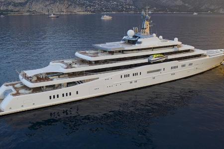 Über 160 Meter lang, über 20 Meter breit, ca. 400 Millionen Euro teuer: Die Eclipse ist nicht nur Yacht-Fans ein Begriff. Ei...