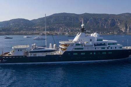 Die Le Grand Bleu ist mit einer Länge von 114 Meter eine der größten privaten Megayachten der Welt. 2002 griff Abramovich zu...