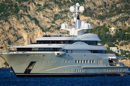 Knapp über 300 Millionen Euro legte Abramovich für die Pelorus auf den Tisch. 2004 ging die 114 Meter lange Yacht in den Bes...