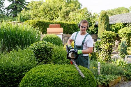 8_Gartenarbeit Fotolia_117706822_juefraphoto.jpg