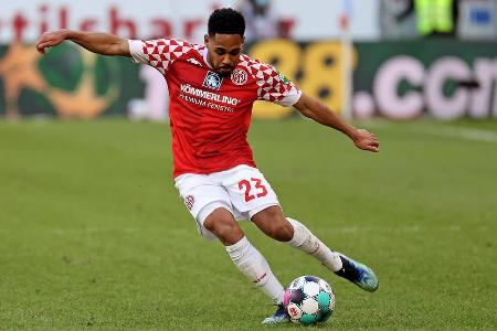 Sorgte von der linken Seite aus für einige seltene spielerische Highlights. Gewann durch gelungene Aktionen sichtlich Selbst...