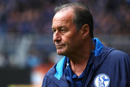 Schalker Jahrhunderttrainer und Retter in der Rückrunde der Saison 2018/19, als der Klub ebenfalls im Keller festhing. Sollt...