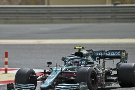 Vettel steht, Schumacher sammelt Kilometer - Mercedes kommt ins Rollen