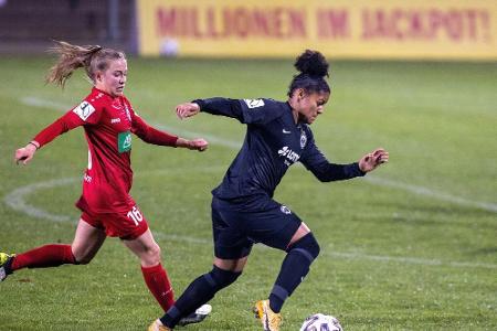 Knie-OP: Eintracht-Stürmerin Martinez fällt vorerst aus Knie-OP: Eintracht-Stürmerin Martinez fällt vorerst aus