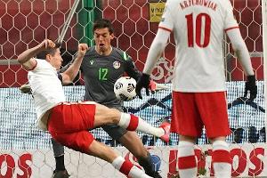 Weltfußballer Lewandowski am Knie verletzt - Hoeneß telefoniert