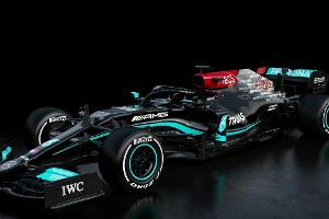 "Hunger treibt uns": Mercedes stellt schwarzen Silberpfeil für 2021 vor