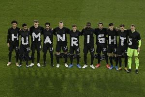 "HUMAN RIGHTS": Das DFB-Team setzt ein Zeichen