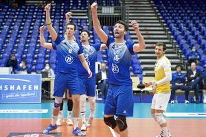 Volleyball: Friedrichshafen müht sich zum Sieg, Berlin strauchelt