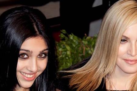 ...ging es da schon bei Madonna zu. Zwar ist fraglich, wie gläubig die Queen of Pop trotz ihres Namens ist, doch ihrer Tocht...