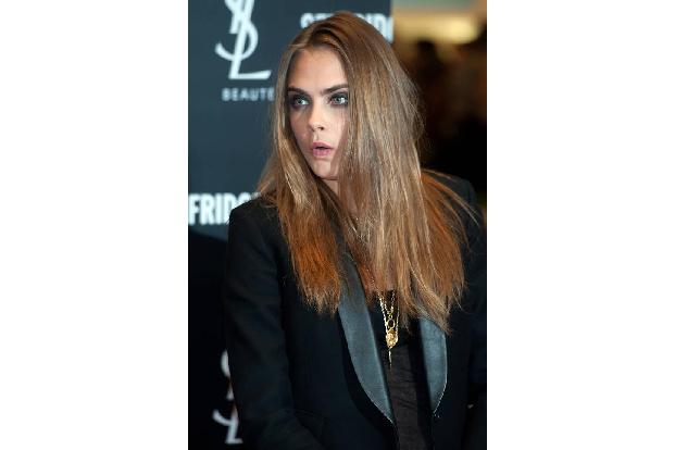 ...scheint das nicht weiter zu stören, schließlich steht die Catwalk-Queen bereits seit Anfang 2014 für das Traditionslabel ...