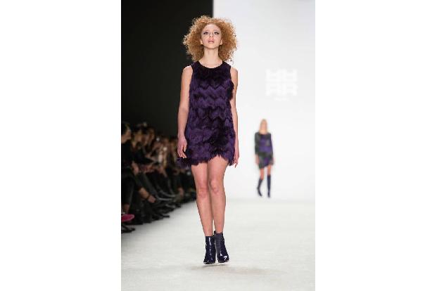 ...Erfahrungen als Model sammeln konnte, wie etwa hier im Januar bei der Mercedes Benz Fashion Week in Berlin, betrat Anna E...