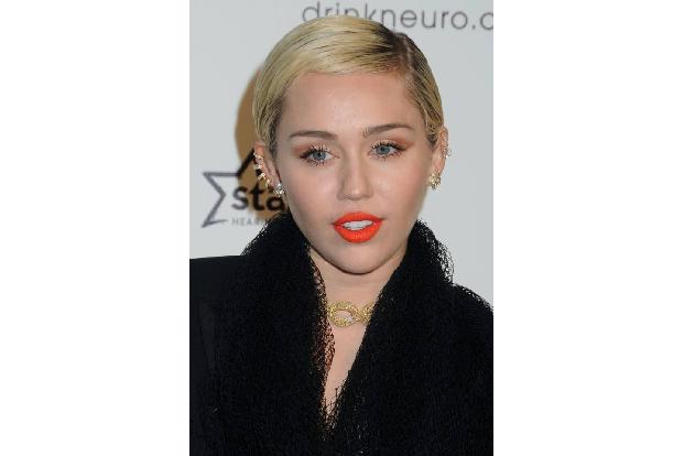...Miley Cyrus. Die Skandalnudel soll sich gerade von ihrem Freund Patrick Schwarzenegger getrennt haben und wollte offensic...