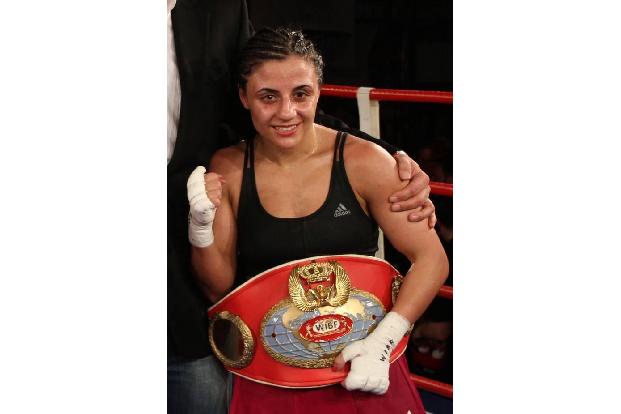 ...noch im Boxeinsatz ist diese junge Dame - auch wenn sie zunehmend im TV zu sehen ist. Susianna Kentikian - Kampfname 'Kil...