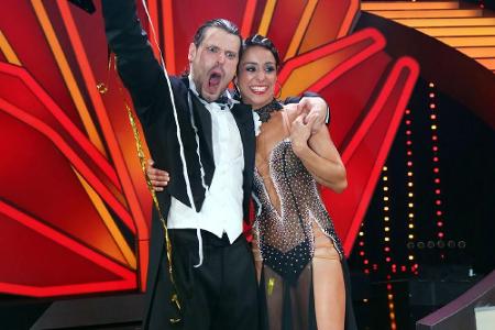 2013 reckt wieder ein Mann die Trophäe in die Höhe: Schauspieler und Designer Manuel Cortez triumphiert mit Melissa Ortiz-Go...