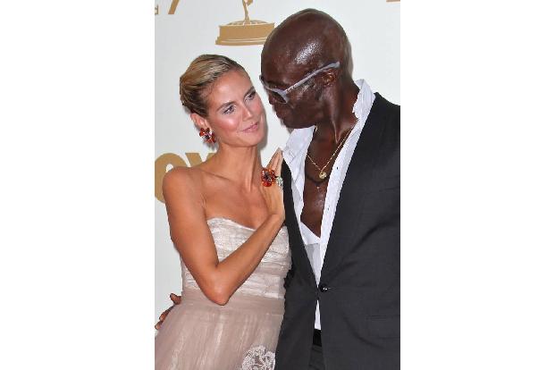 ...brachte auch das Tattoo von Heidi Klum, das sie sich für Seal stechen ließ. In verschnörkelter Schrift ziert der Name ihr...