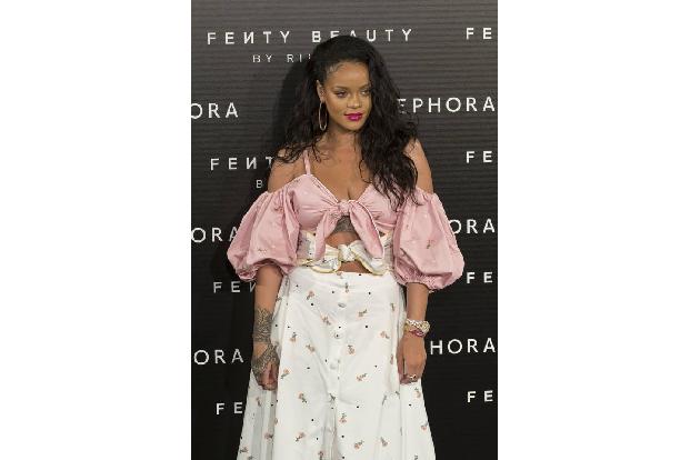 Rihanna hat den Style für sich gepachtet. Laut der Modeplattfrom Lyst ist im Jahr 2017 keiner so stylish, wie der Popstar. I...