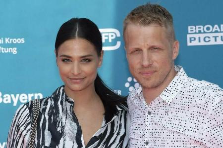 Amira und Oliver Pocher können sich über einen erfolgreichen Start ihres Podcasts freuen. Amira und Oliver Pocher können sich über einen erfolgreichen Start ihres Podcasts freuen.
