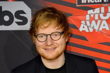 Dass es auch ganz anders geht, bewies Ed Sheeran (26) vor kurzem auf dem Glastonbury Festival. Alles, was er als Headliner f...
