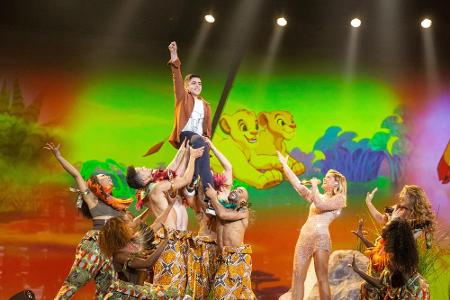 Auch Fans von Disney-Filmen werden auf ihre Kosten kommen. So präsentiert Fischer einige Songs der beliebten Streifen, unter...
