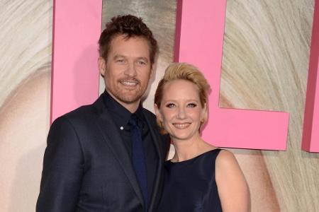 Ebenso geht dieses Paar getrennte Wege: Die Schauspieler Anne Heche (48) und James Tupper (52) haben sich nach zehn Jahren B...