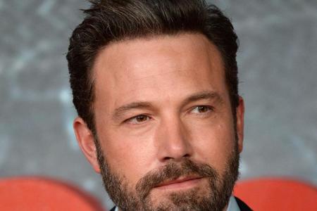 Auch ihr Ex-Verlobter Ben Affleck (45) meidet den Alkohol - inzwischen zumindest. Im März gestand er auf Facebook seine schw...