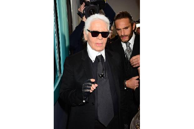 Karl Lagerfeld ist ein Schöngeist. Das sind Menschen, die sich mit Begeisterung den Schönen Künsten zuwenden. Und dazu gehör...
