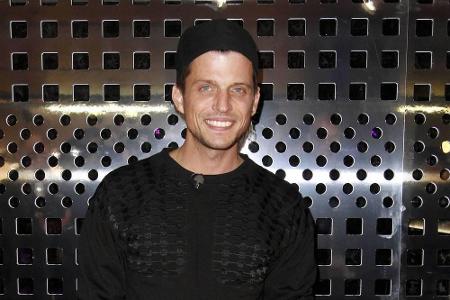 Mit nur 34 Jahren verlor Carl Jakob Haupt den Kampf gegen den Krebs. Der Ex-Mann von Model Bonnie Strange machte sich besond...