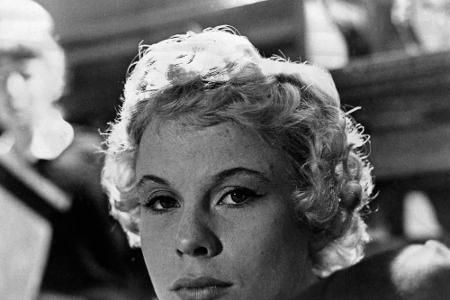 Auch die schwedische Schauspielerin Bibi Andersson ist in diesem Jahr von uns gegangen. Sie war unter anderem in 13 Ingmar-B...