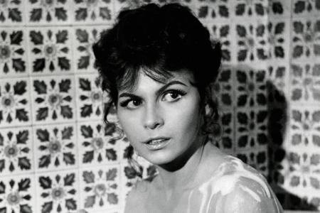Nadja Regin wurde als Bond-Girl an der Seite von Sean Connery in den 007-Filmen 