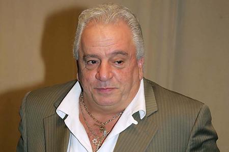 Er war als Schauspieler, Moderator und Komiker bekannt: Vinny Vella verstarb am 20. Februar mit 72 Jahren. Seine Paraderolle...