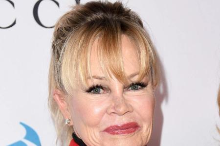 Klatschblätter berichteten 2009 darüber, dass Melanie Griffith ein blaues Auge hatte. Es werden Gerüchte über häusliche Gewa...